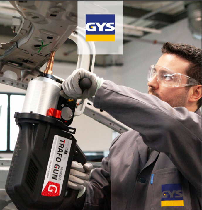 technician using the welder clamp auto body tech using the PTI Genius resistance gun